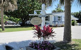 Tropical Winds Beachfront Motel And Cottages