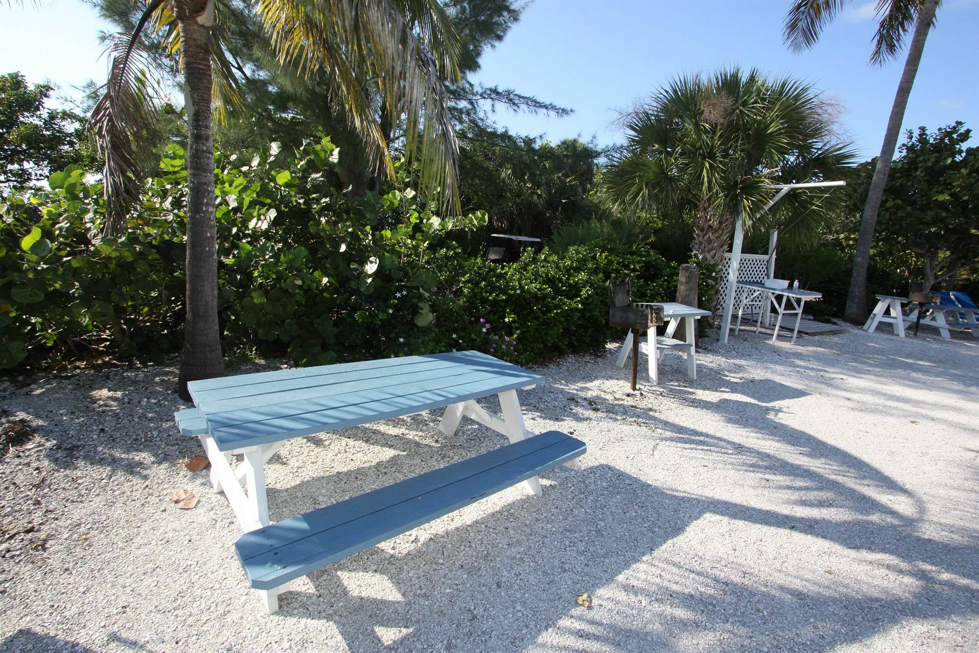 Tropical Winds Beachfront Motel And Cottages Sanibel Exterior photo